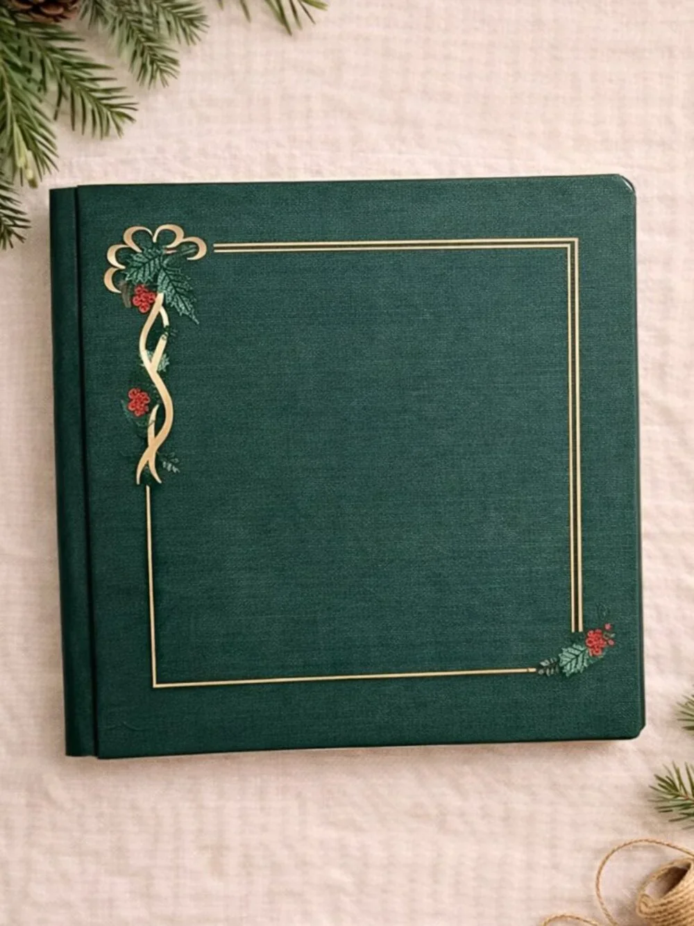 Creative Memories 12x12 Christmas Scrapbook Album Green Pre-Decorated Retired